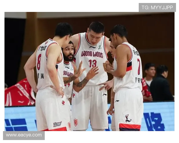 广州篮球队在邀请赛中的强劲表现与战术分析