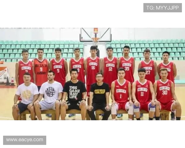 成都篮球队团队协作能力提升显著荣登全国篮球团队协作排名新高